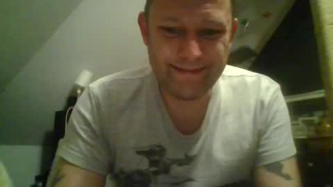 Snapshot of benizio_ chatting on 01.07.25 benizio online show from 01.07.25