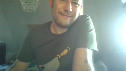 Snapshot of benizio_ chatting on 01.19.25 benizio online show from 01.19.25