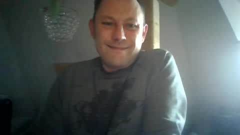 Snapshot of benizio_ chatting on 01.28.25 benizio online show from 01.28.25