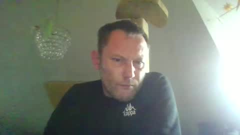 Snapshot of benizio_ chatting on 02.12.25 benizio online show from 02.12.25