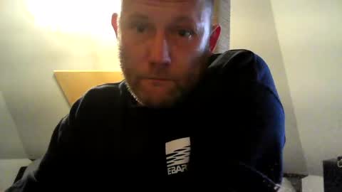 Snapshot of benizio_ chatting on 02.25.25 benizio online show from 02.25.25