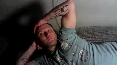 Snapshot of benizio_ chatting on 09.28.25 benizio online show from 09.28.25