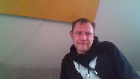 Snapshot of benizio_ chatting on 12.19.25 benizio online show from 12.19.25