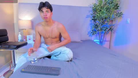 Snapshot of benjamin_more chatting on 02.06.25 BENJAMIN online show from 02.06.25