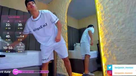 Snapshot of benjamin_more chatting on 11.09.25 BENJAMIN online show from 11.09.25