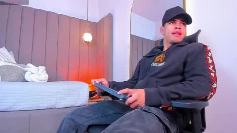 BENJAMIN online show from 05.22.26