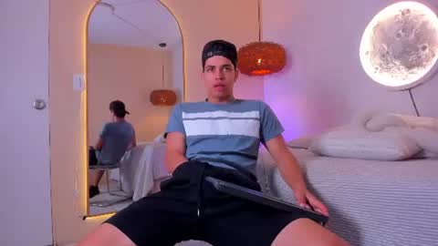 BENJAMIN online show from 06.11.26