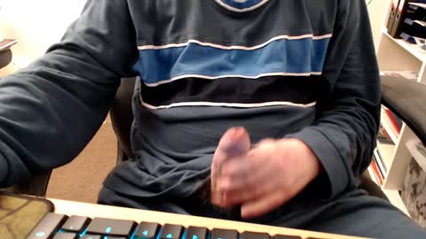 Snapshot of benni90er chatting on 12.22.24 benni90er online show from 12.22.24