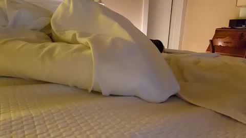 Snapshot of bentpilot chatting on 12.20.25 bentpilot online show from 12.20.25