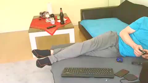 Snapshot of benutzmich0800 chatting on 12.25.24 Benutzmich0800 online show from 12.25.24