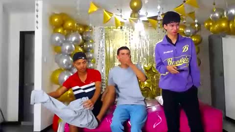 Snapshot of benz_boys chatting on 01.16.25 benz boys online show from 01.16.25