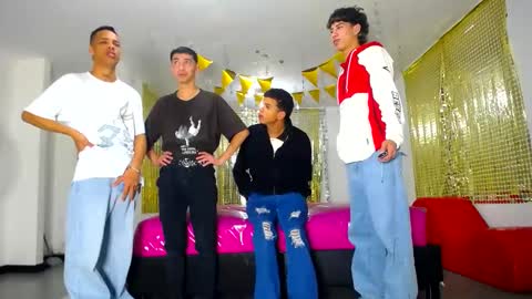 Snapshot of benz_boys chatting on 02.22.25 benz boys online show from 02.22.25