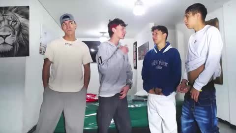 Snapshot of benz_boys chatting on 10.16.25 benz boys online show from 10.16.25