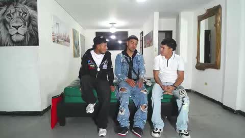 Snapshot of benz_boys chatting on 11.12.25 benz boys online show from 11.12.25