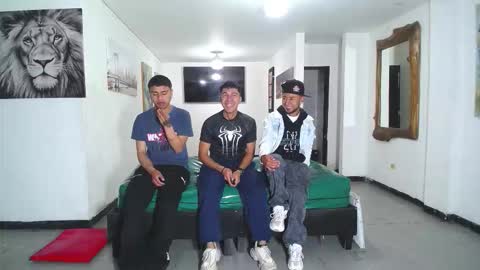 Snapshot of benz_boys chatting on 11.13.25 benz boys online show from 11.13.25