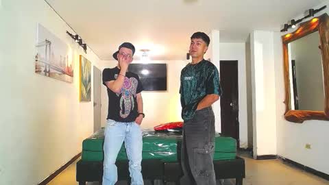 Snapshot of benz_boys chatting on 11.14.25 benz boys online show from 11.14.25