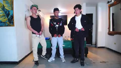 Snapshot of benz_boys chatting on 11.17.25 benz boys online show from 11.17.25