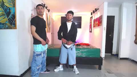 Snapshot of benz_boys chatting on 11.28.25 benz boys online show from 11.28.25