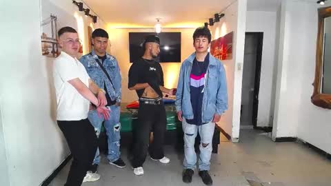 Snapshot of benz_boys chatting on 11.29.25 benz boys online show from 11.29.25