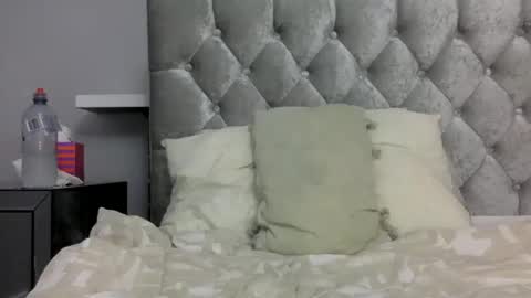 Snapshot of bermudatriangle12 chatting on 12.15.24 tixxie  online show from 12.15.24