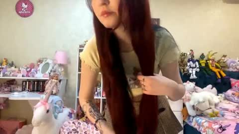Eva  online show from 04.25.26