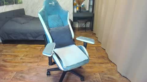 Snapshot of berry_lipsss chatting on 02.21.25 Im Lola online show from 02.21.25