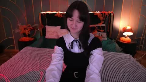 Violette online show from 10.26.25