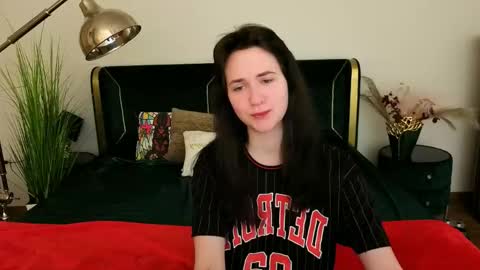 Snapshot of berrydiva chatting on 05.03.26 Violette online show from 05.03.26