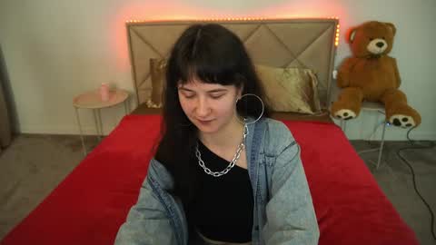 Snapshot of berrydiva chatting on 05.18.26 Violette online show from 05.18.26
