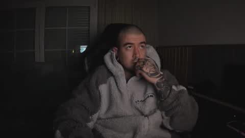 Snapshot of berto3389 chatting on 11.30.25 berto3389 online show from 11.30.25