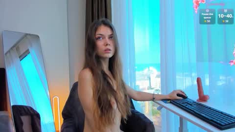 Snapshot of best_alice chatting on 01.12.26 Alice online show from 01.12.26