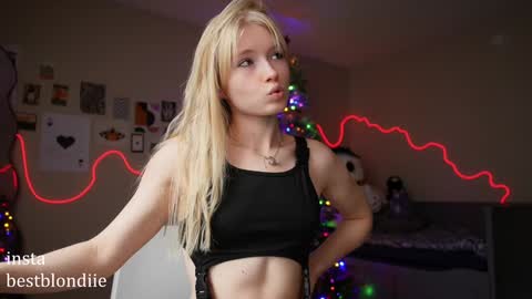 Chloe Next stream on Friday online show from 12.29.24