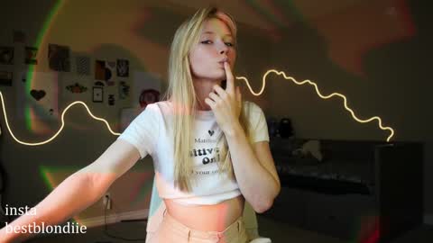 Chloe Next stream on Friday online show from 01.26.25