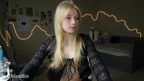 Chloe Next stream on Friday online show from 03.02.25