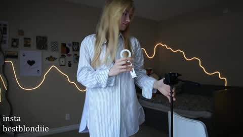 Chloe Next stream on Friday online show from 03.07.25