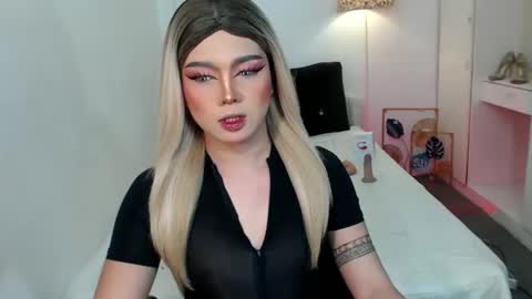 bestgirljulia online show from 11.26.25