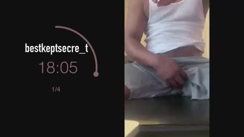 Snapshot of bestkeptsecre_t chatting on 01.12.25 bestkeptsecre t online show from 01.12.25