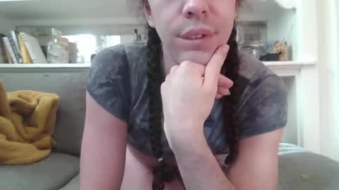 GG online show from 11.04.25