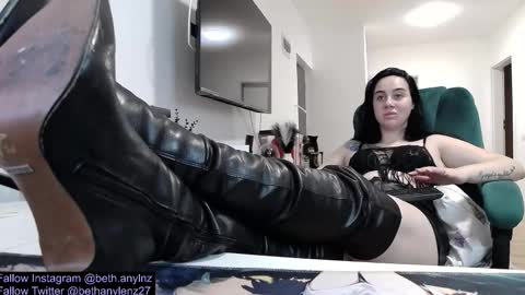 bethanylenz2 online show from 11.04.25