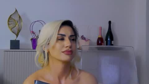 Snapshot of bethierusse chatting on 03.16.26 bethierusse online show from 03.16.26