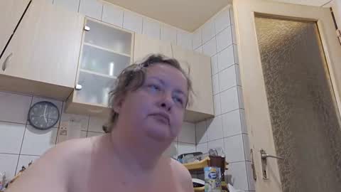 Snapshot of bethnorth chatting on 09.24.25 bethnorth online show from 09.24.25