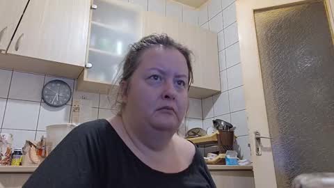 Snapshot of bethnorth chatting on 10.09.25 bethnorth online show from 10.09.25