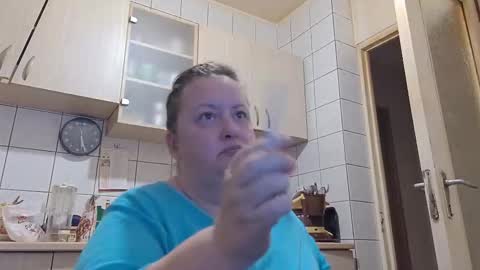 Snapshot of bethnorth chatting on 10.20.25 bethnorth online show from 10.20.25