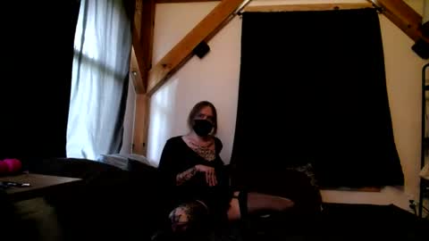 Betsy online show from 06.12.26