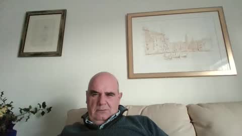 Snapshot of betta1 chatting on 12.17.25 betta1 online show from 12.17.25