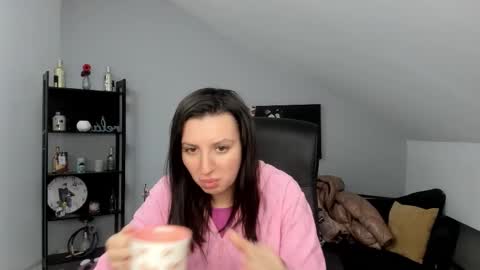 bettyjamess online show from 11.28.25