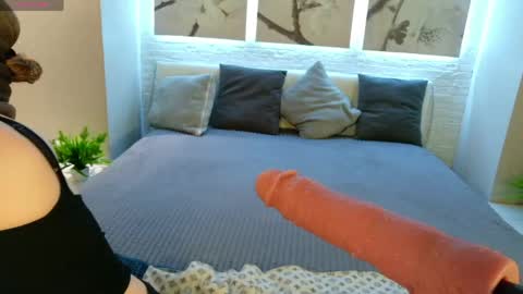 Snapshot of bettyrouse chatting on 05.22.26 Betty online show from 05.22.26