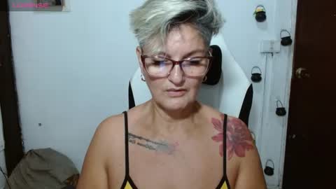 Snapshot of bety_cum3 chatting on 06.19.26 bibiana online show from 06.19.26