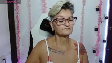 Snapshot of bety_cum3 chatting on 06.30.26 bibiana online show from 06.30.26