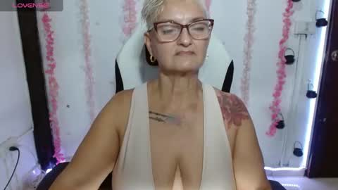 Snapshot of bety_cum3 chatting on 07.02.26 bibiana online show from 07.02.26